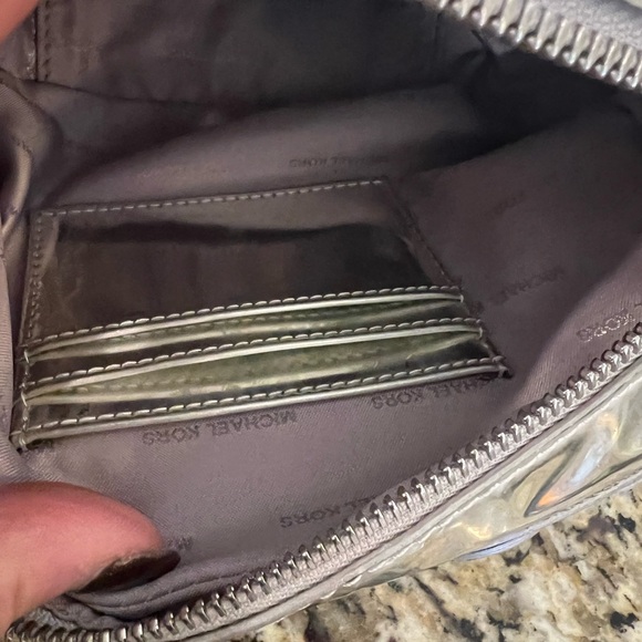 Michael kors crossbody purse - Picture 6 of 9